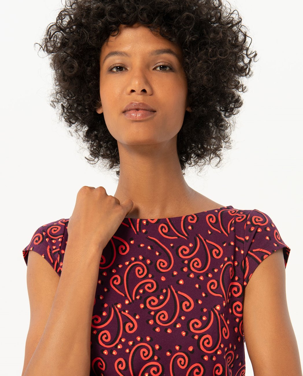 Surkana Wide T-shirt with wide collar s/s-Maroon
