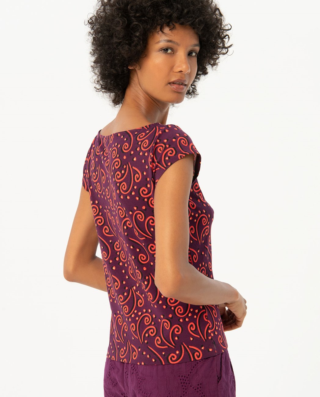 Surkana Wide T-shirt with wide collar s/s-Maroon