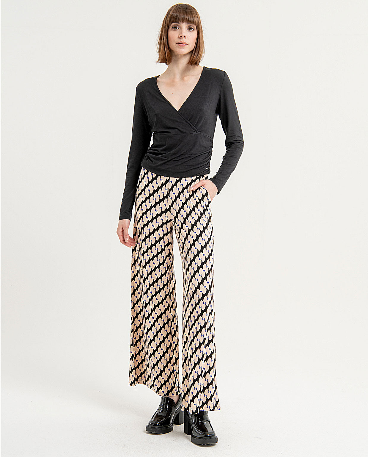 Surkana Draped bottom crossover t-shirt-Black