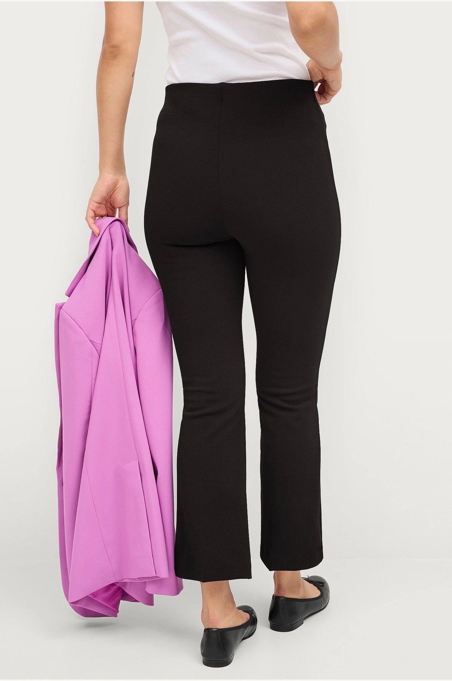 Soaked in Luxury Bea Kaylee Kickflare Trousers - Black.