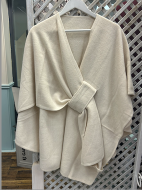 Goa Goa Cream Shawl with front tie