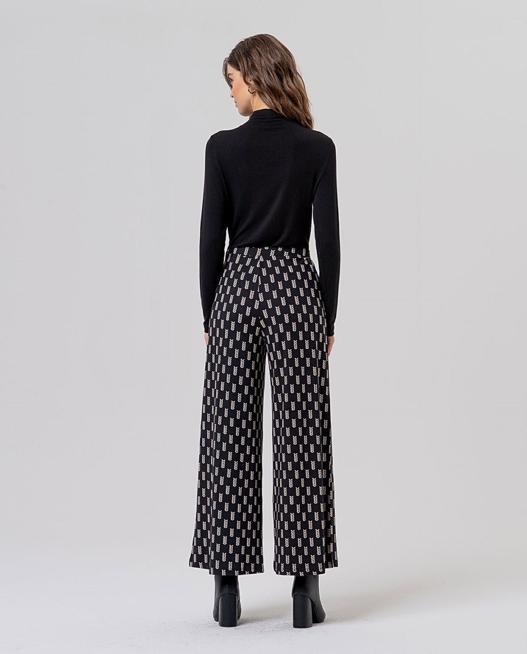 Surkana Straight & Wide Leg Trousers - Black Mix.