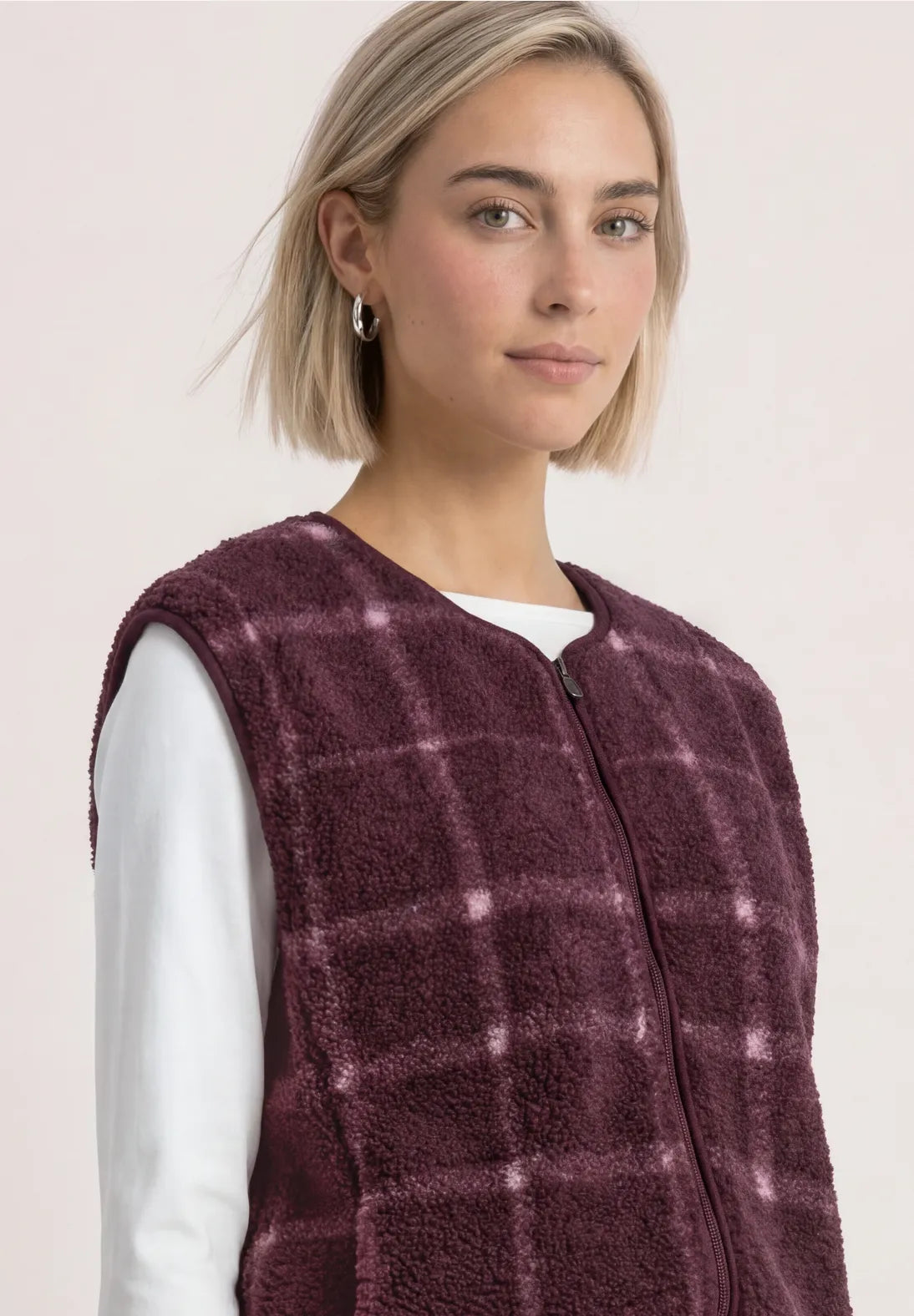 Street One Printyed Teddy Vest with Zipper - Burgundy Mix.