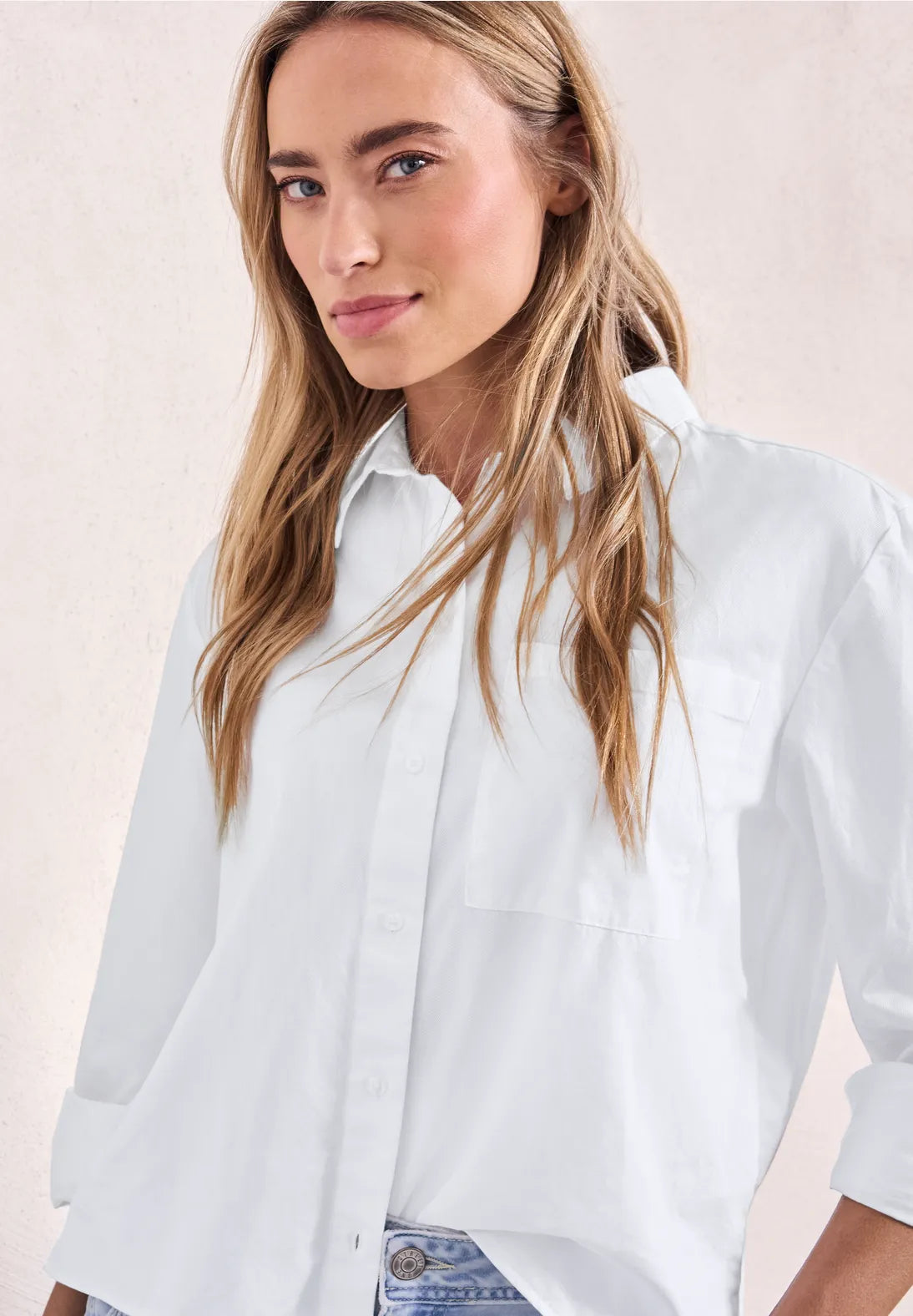 Street One Long Sleeved Blouse with Shirt Collar Made of Twill - White.