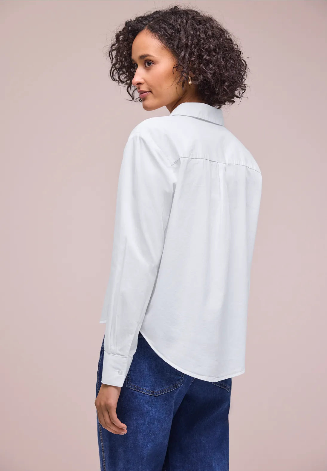 Street One Long Sleeved Blouse with Shirt Collar Made of Twill - White.