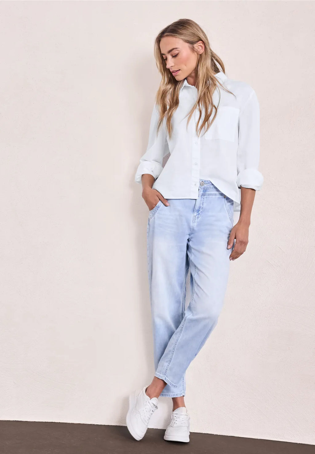 Street One Long Sleeved Blouse with Shirt Collar Made of Twill - White.