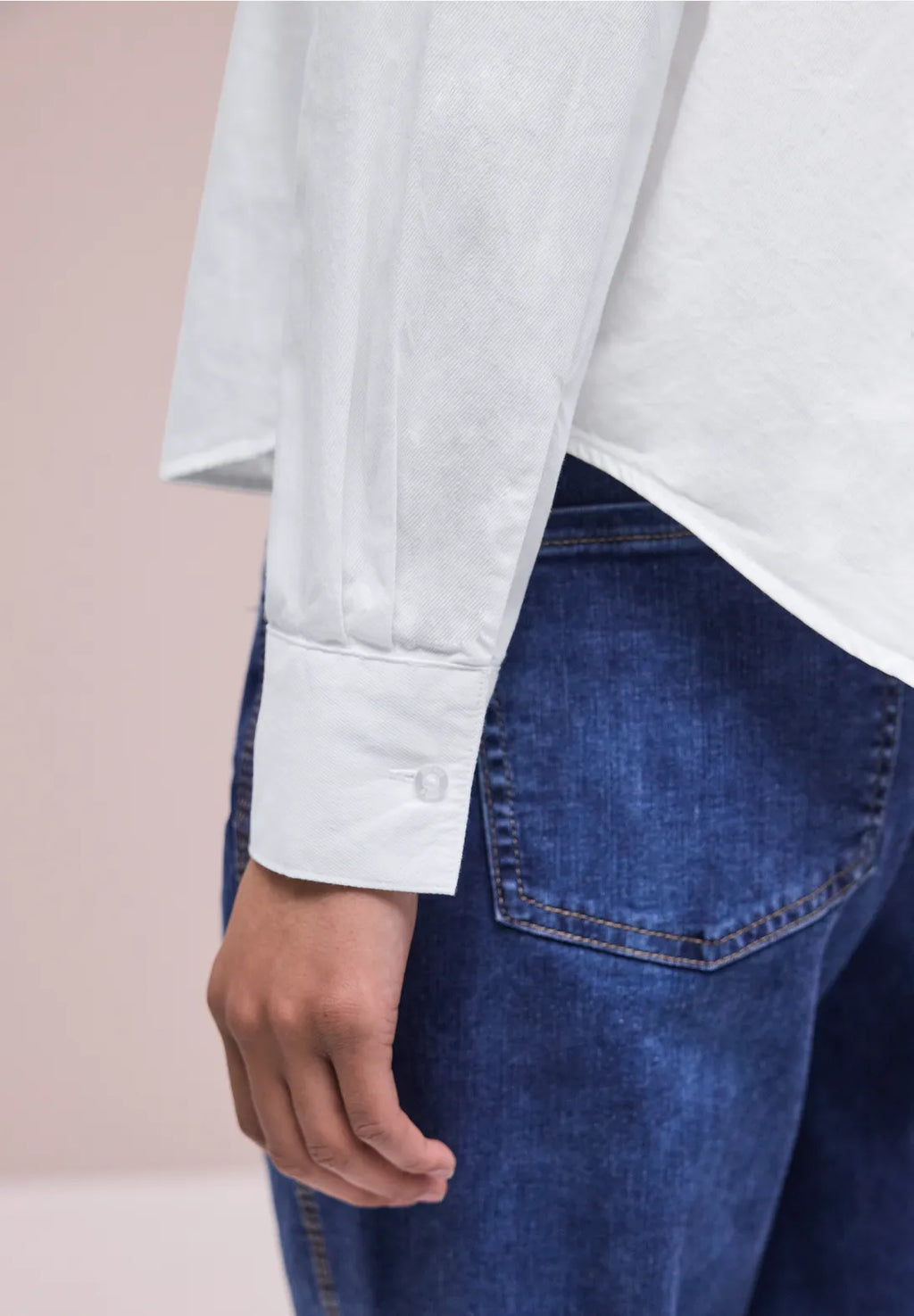 Street One Long Sleeved Blouse with Shirt Collar Made of Twill - White.