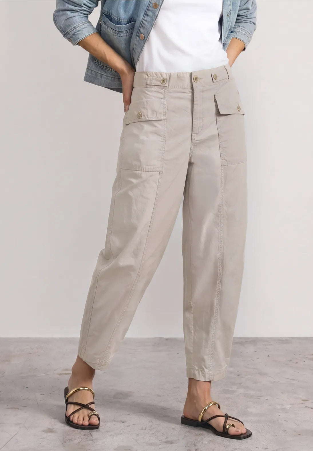 Street One High Waist Barrel Leg Trousers in a Casual Fit - Beige.