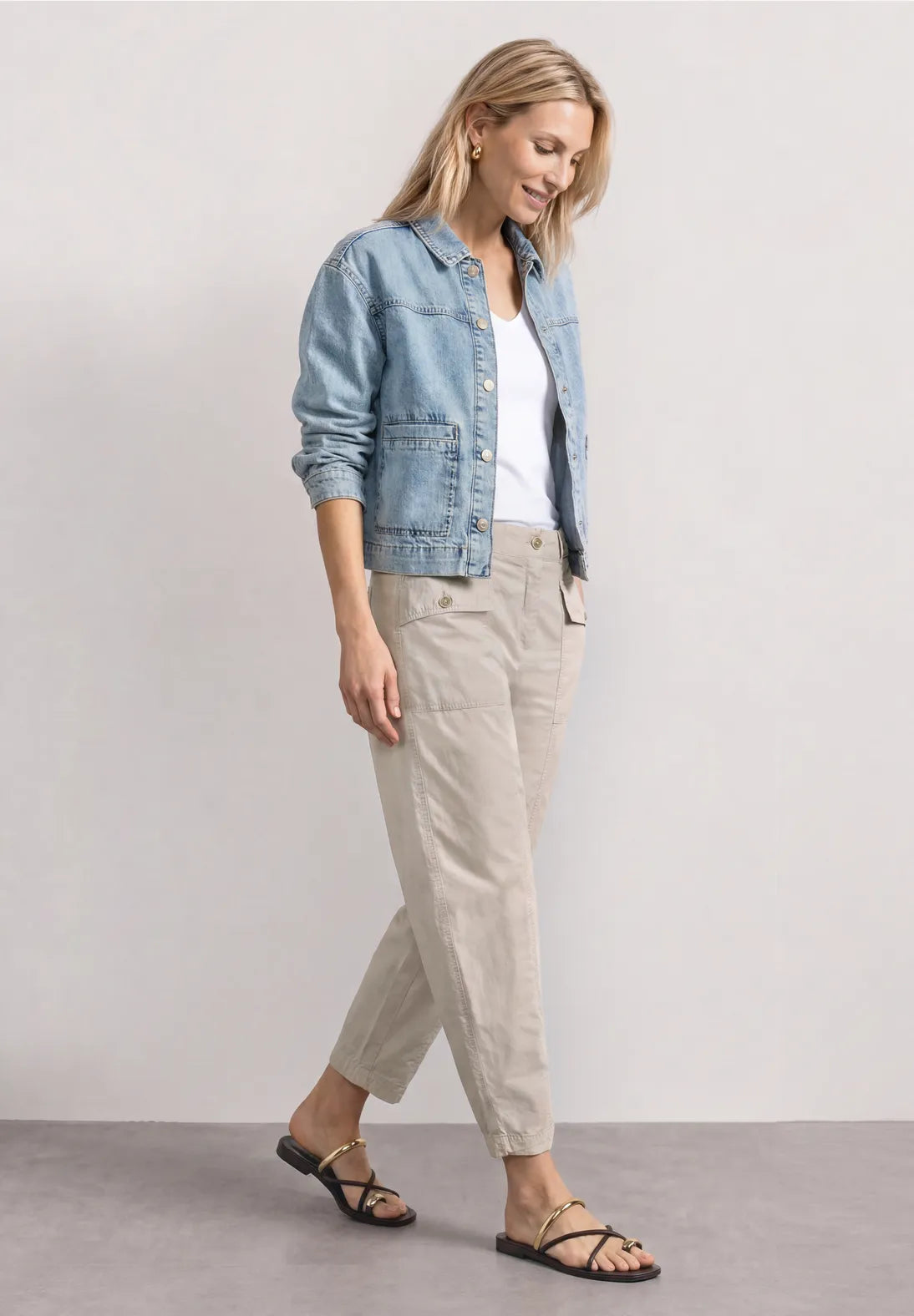 Street One High Waist Barrel Leg Trousers in a Casual Fit - Beige.