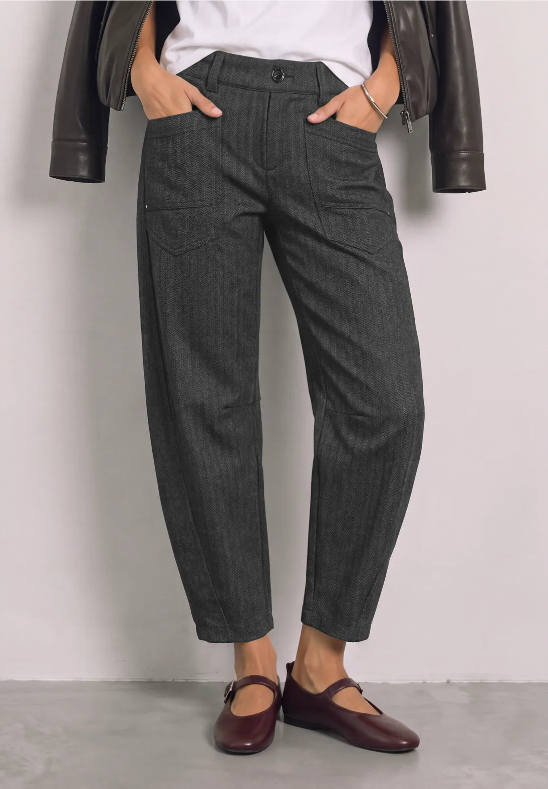 Street One High Waisted Barrel Trousers - Black Herringbone