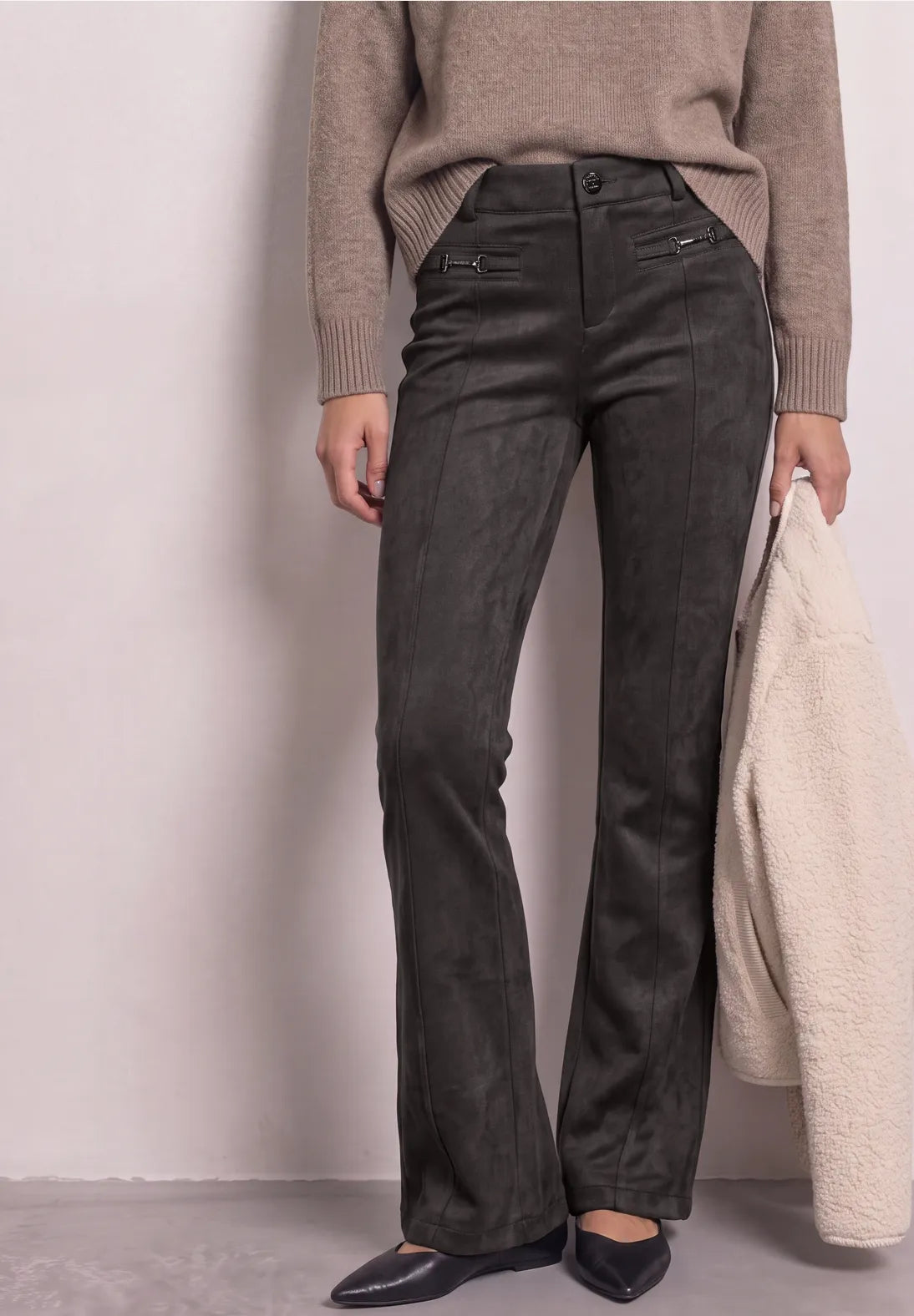 Street One Bootcut Velour Trousers in a slim Fit - Brown.