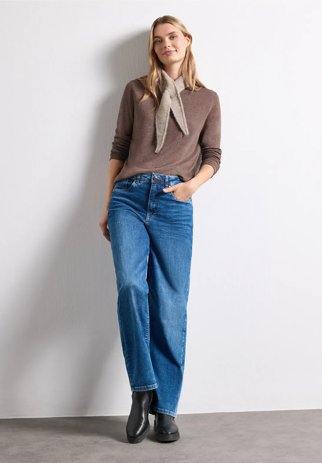 Street One Mini Triangular Scarf in a Solid Colour - Beige