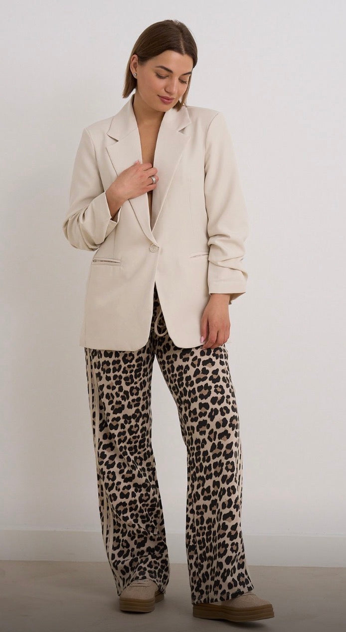 Kyla Blazer Rouched Sleeve - Beige.