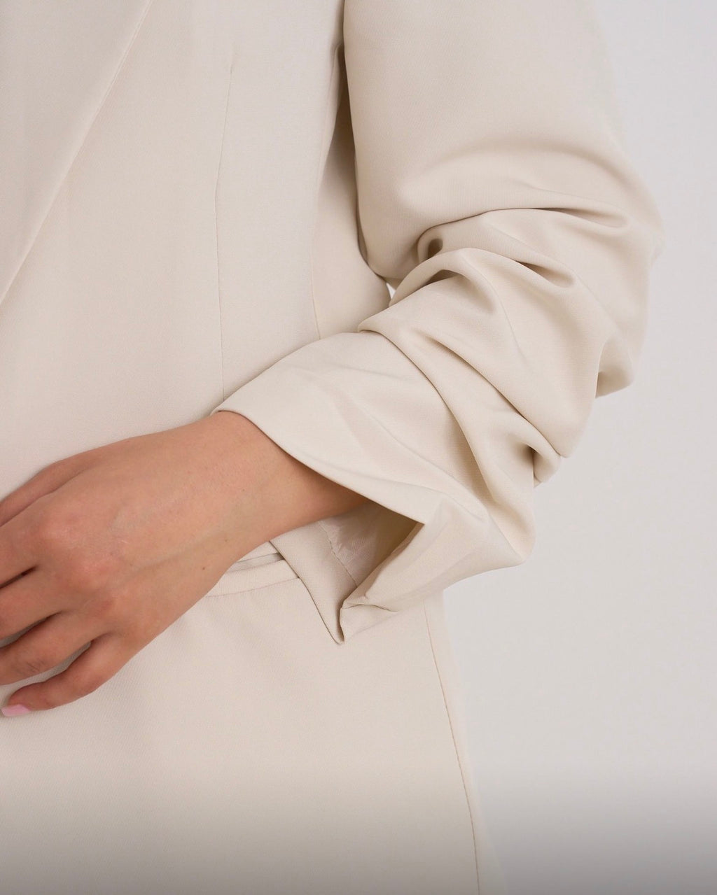 Kyla Blazer Rouched Sleeve - Beige.