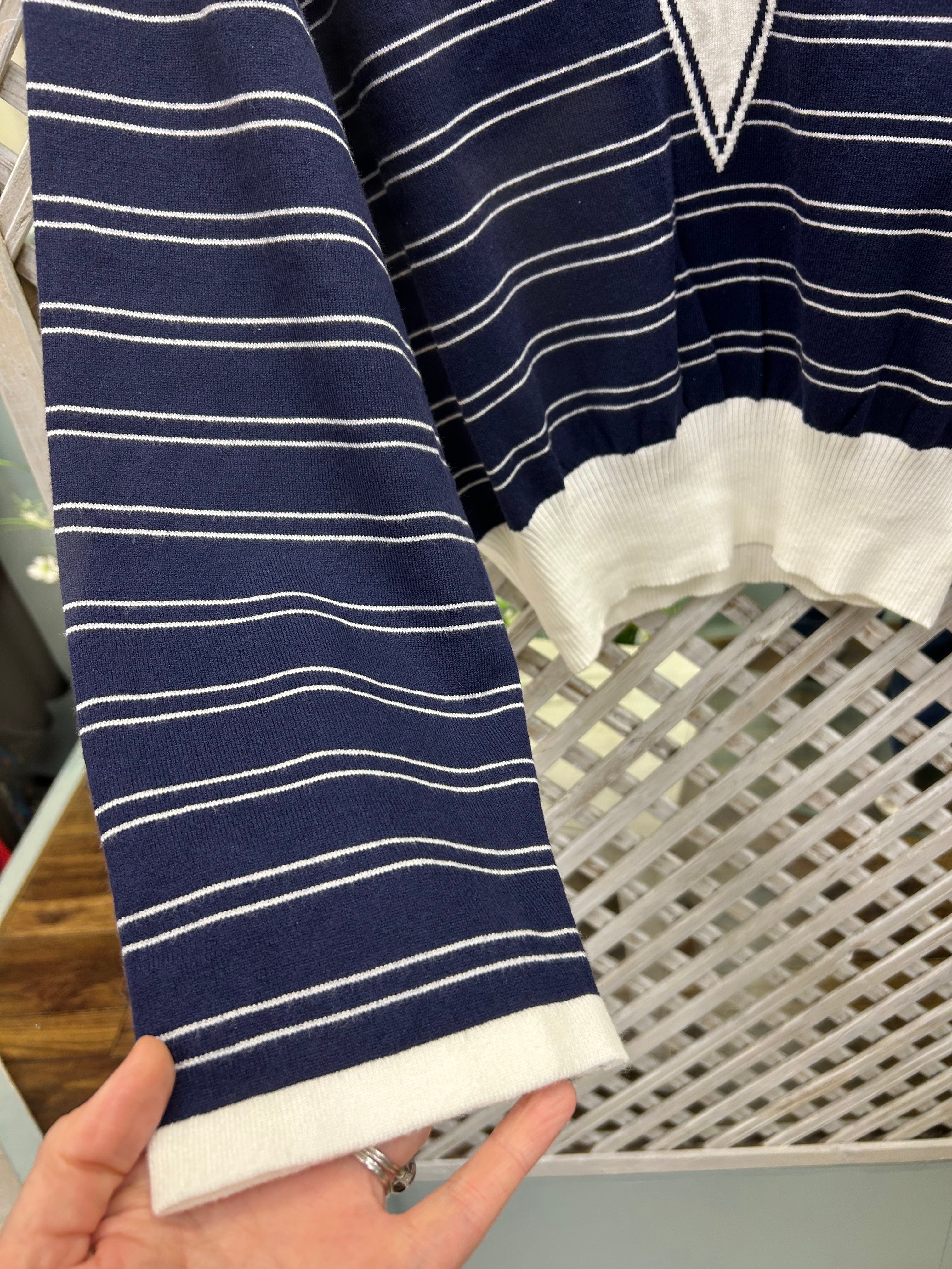 Molly Bracken V Neck Jumper - Navy & White.