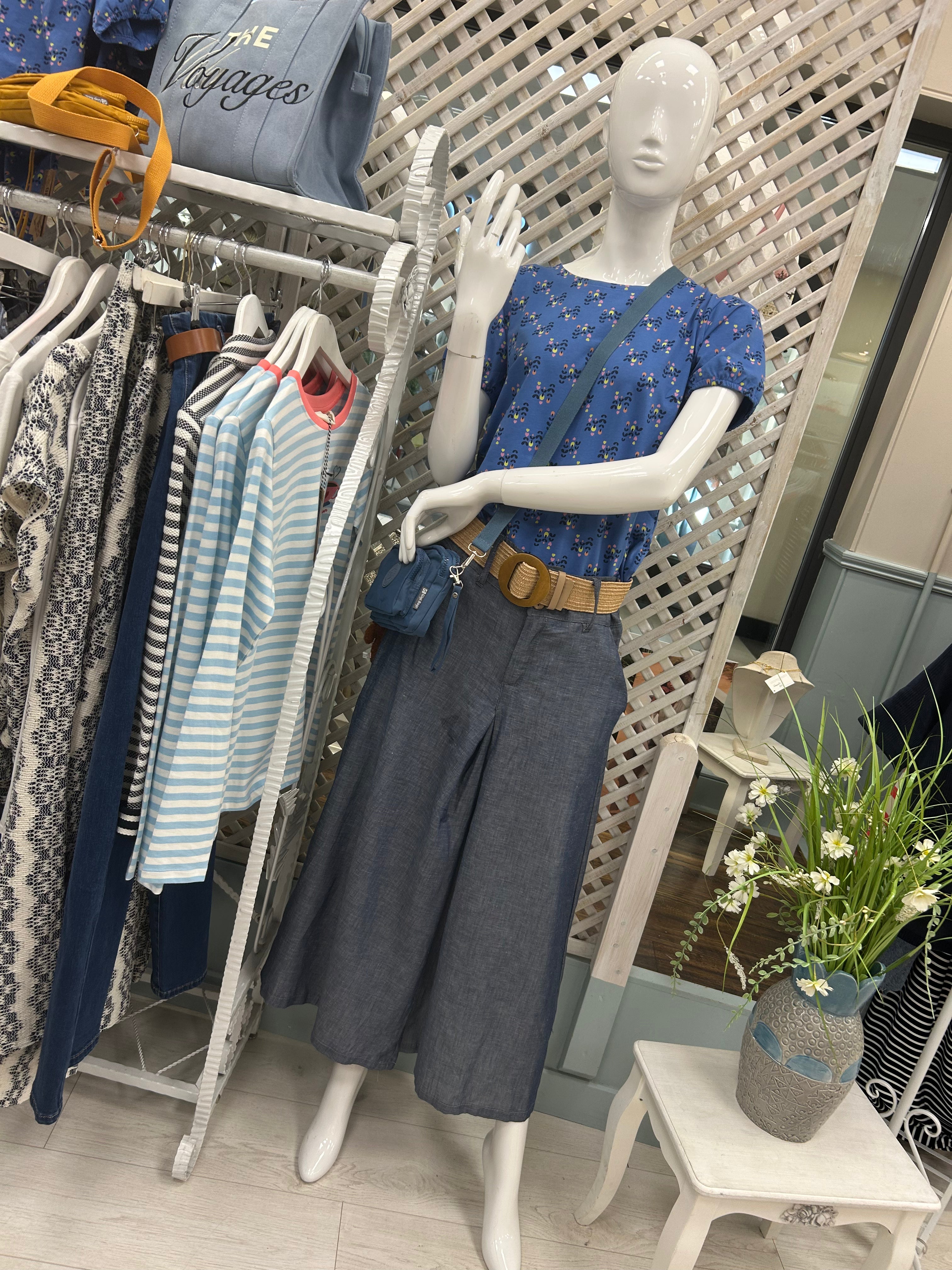 Kyla Bermuda Style Trousers - Blue
