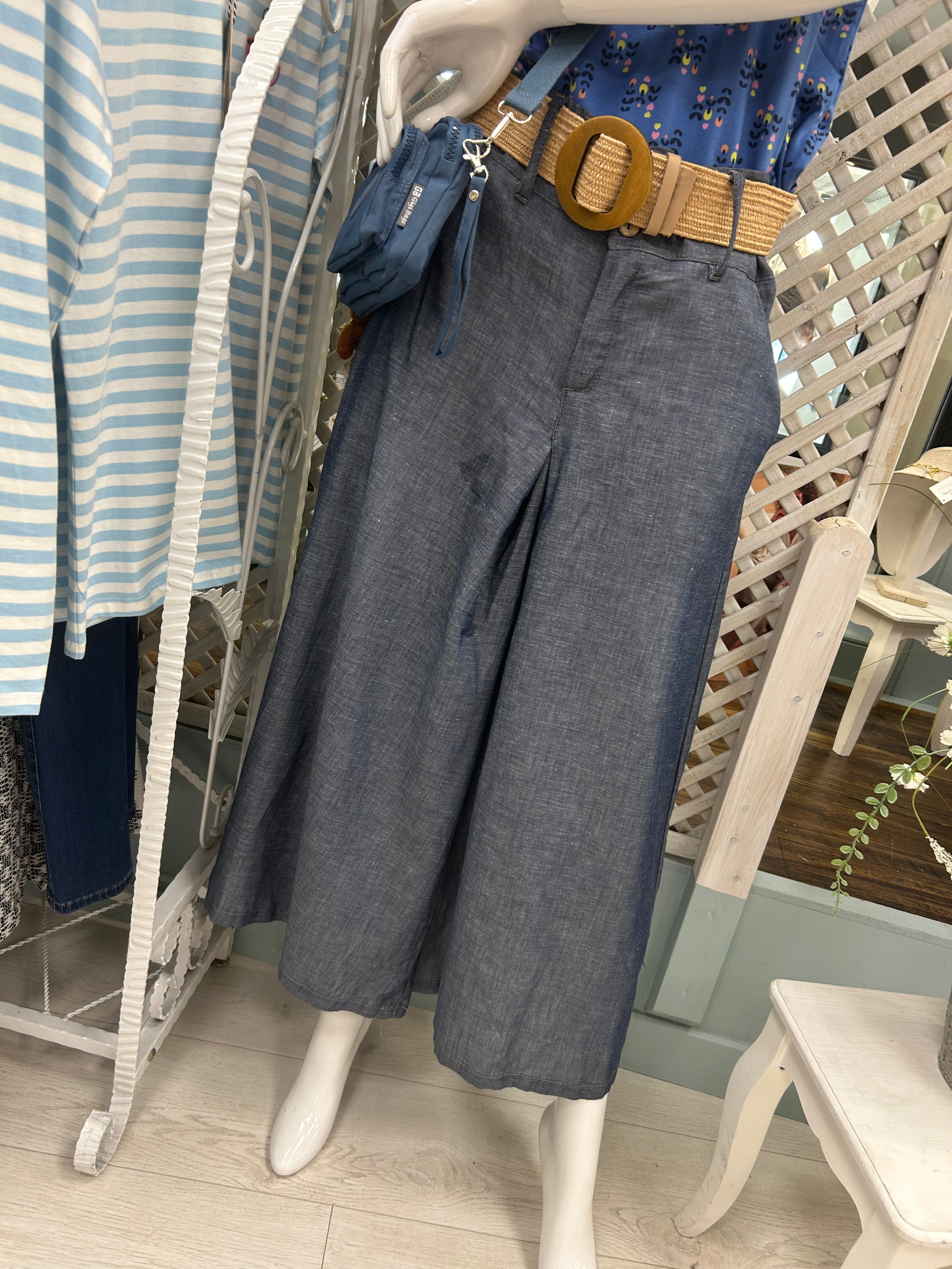 Kyla Bermuda Style Trousers - Blue