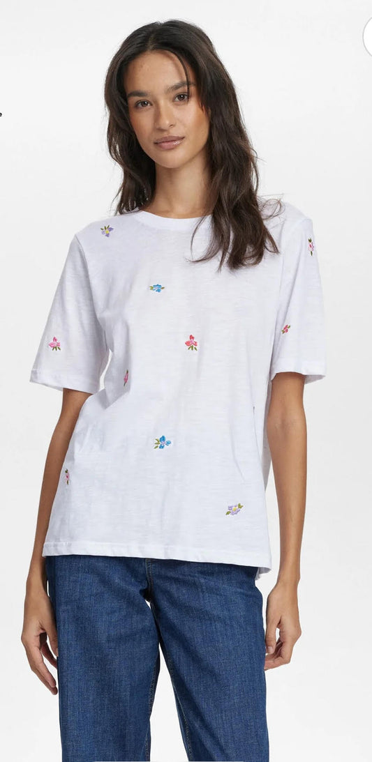 NUMPH NUPILAS T Shirt GOTS Bright White with flowers