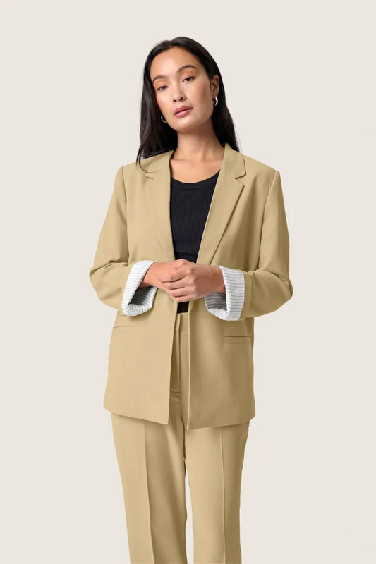 Soaked in Luxury SL Shirley Fold up Blazer