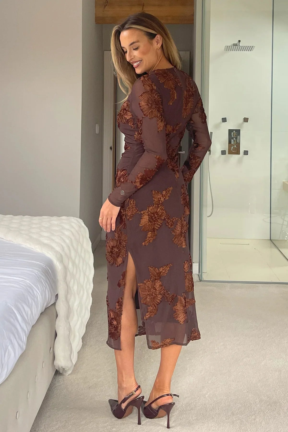 Gilr In MInd Elodie Dress - Brown.