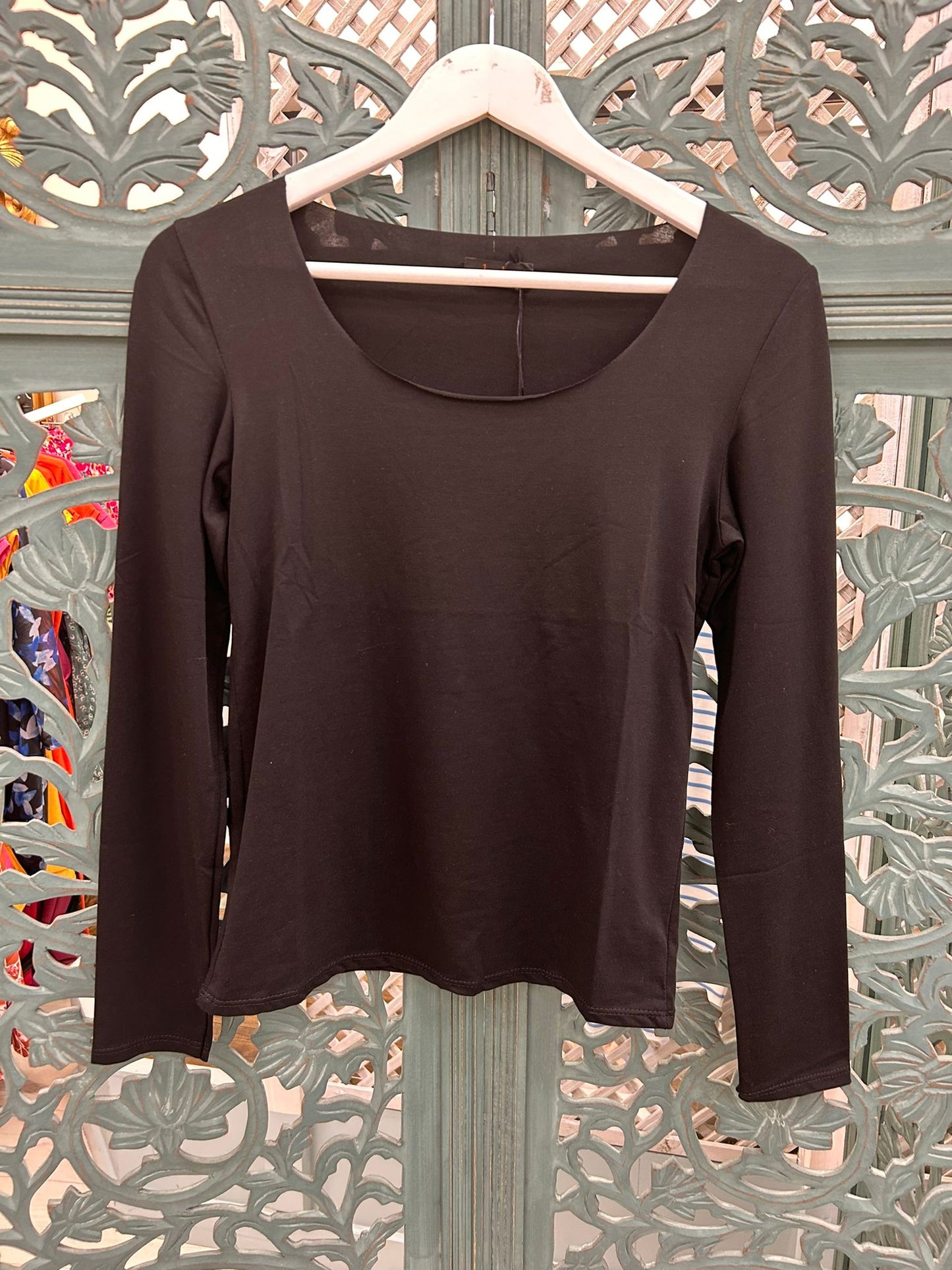 Kyla Top  L/s Round neck-Black