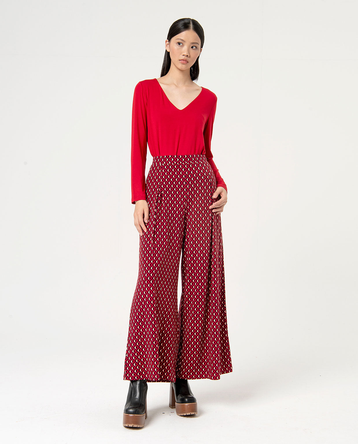 Surkana Wide Trousers With Darts. Red