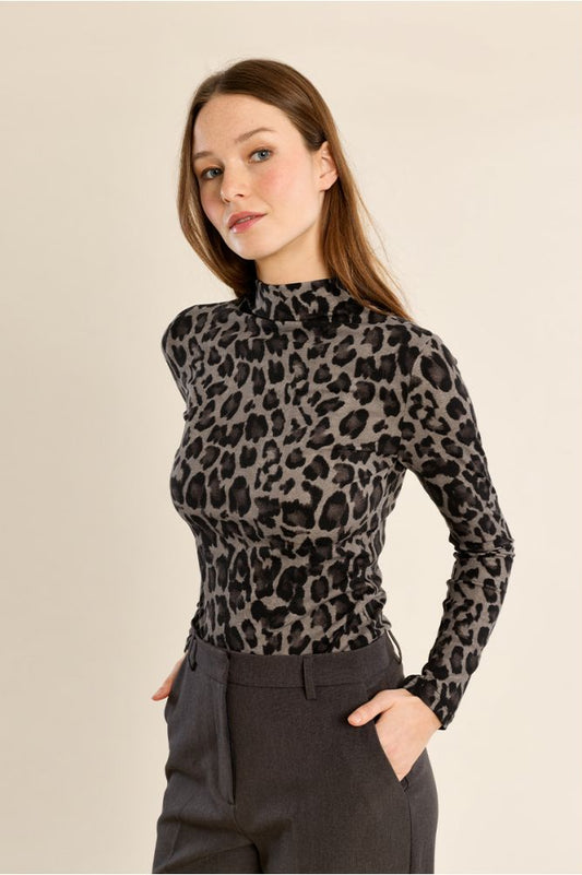 Molly Bracken Turtle Neck Top - Leopard.
