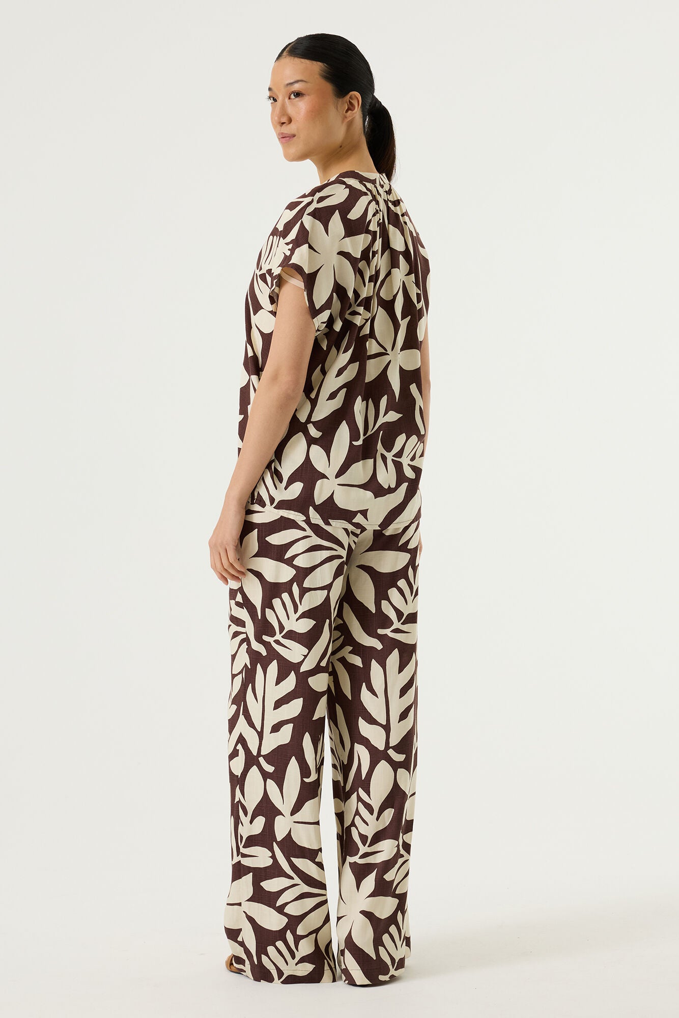 Garcia Ladies Trousers - Brown & Cream Leaf Print.