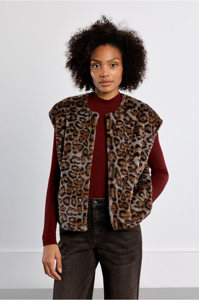 Molly Bracken Sleeveless Faux Fur Jacket - Leopard.