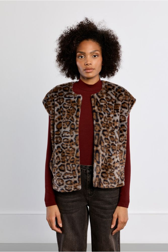 Molly Bracken Sleeveless Faux Fur Jacket - Leopard.