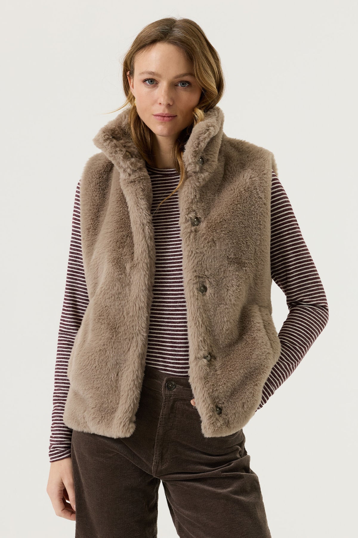 Garcia Sleeveless Faux Fur - Mocha.