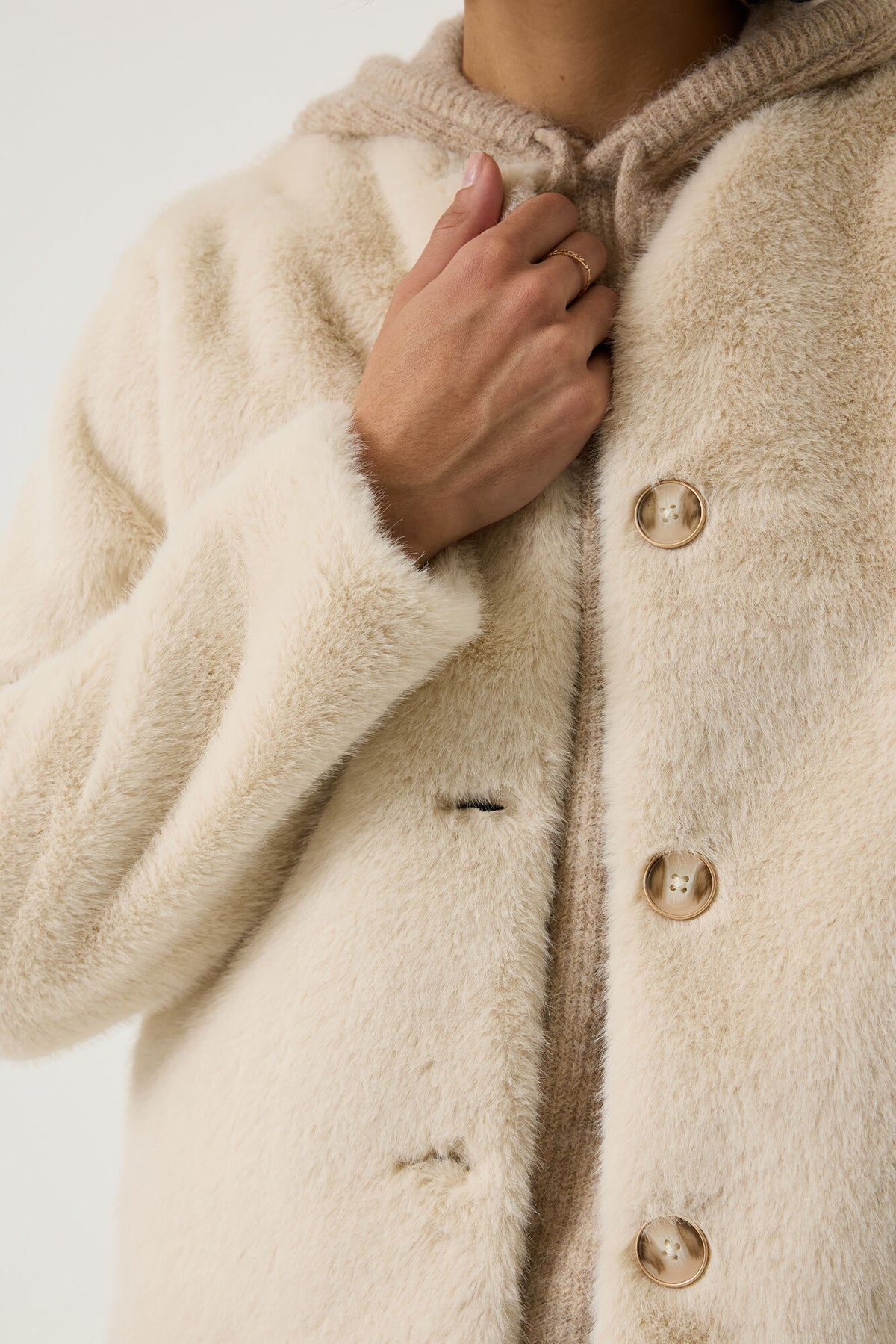 Garcia Faux Fur Jacket - Cream.