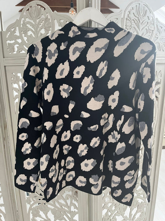 Kyla Turtle neck knit Leopard print-Black