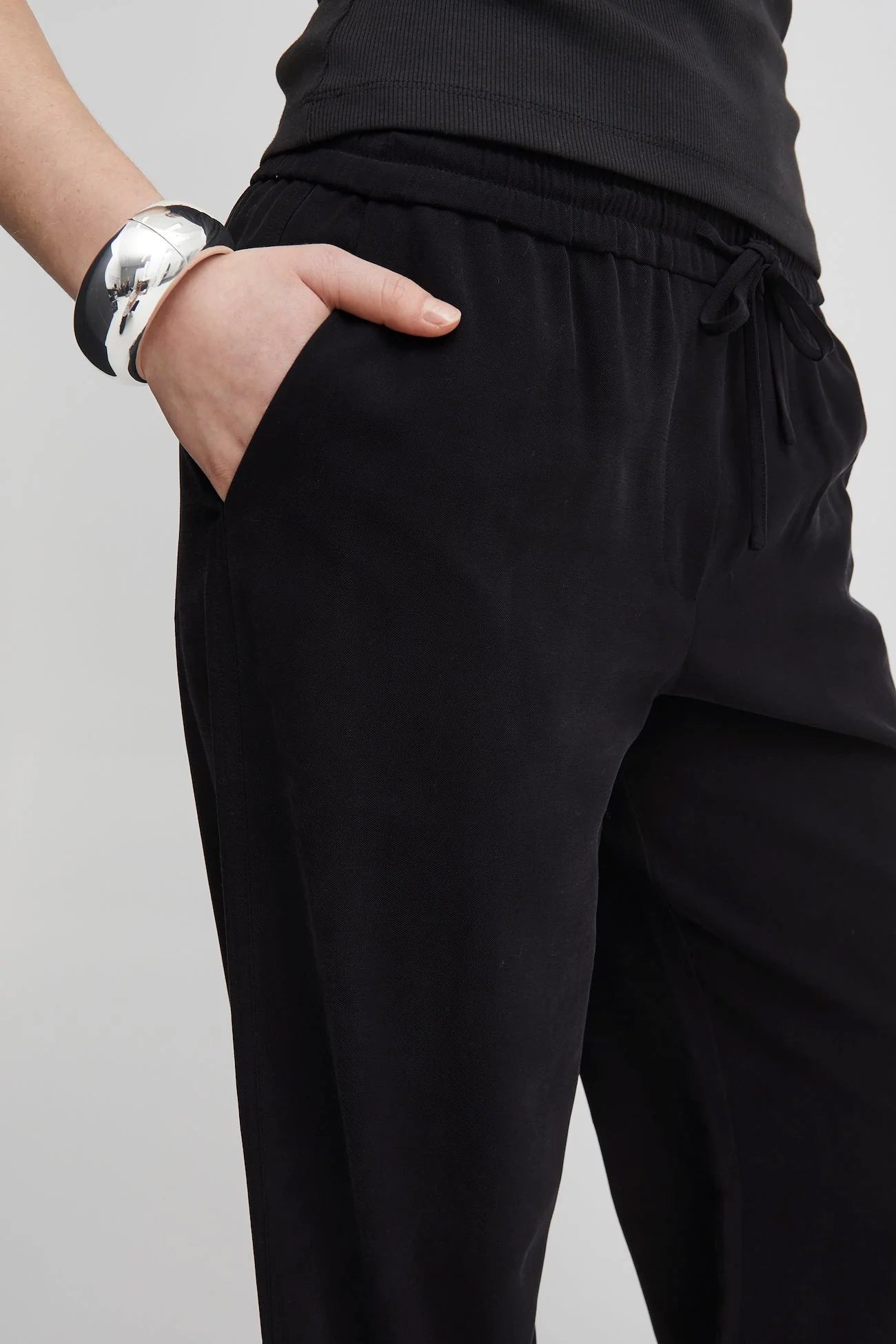 ICHI IHRIVALY Elasticated waist-palazzo-pockets-Black