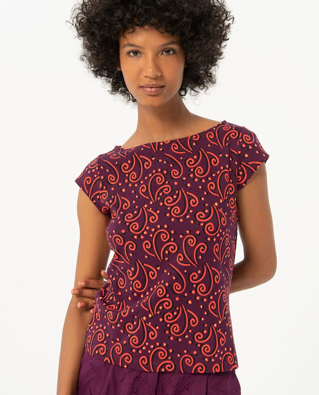 Surkana Wide T-shirt with wide collar s/s-Maroon